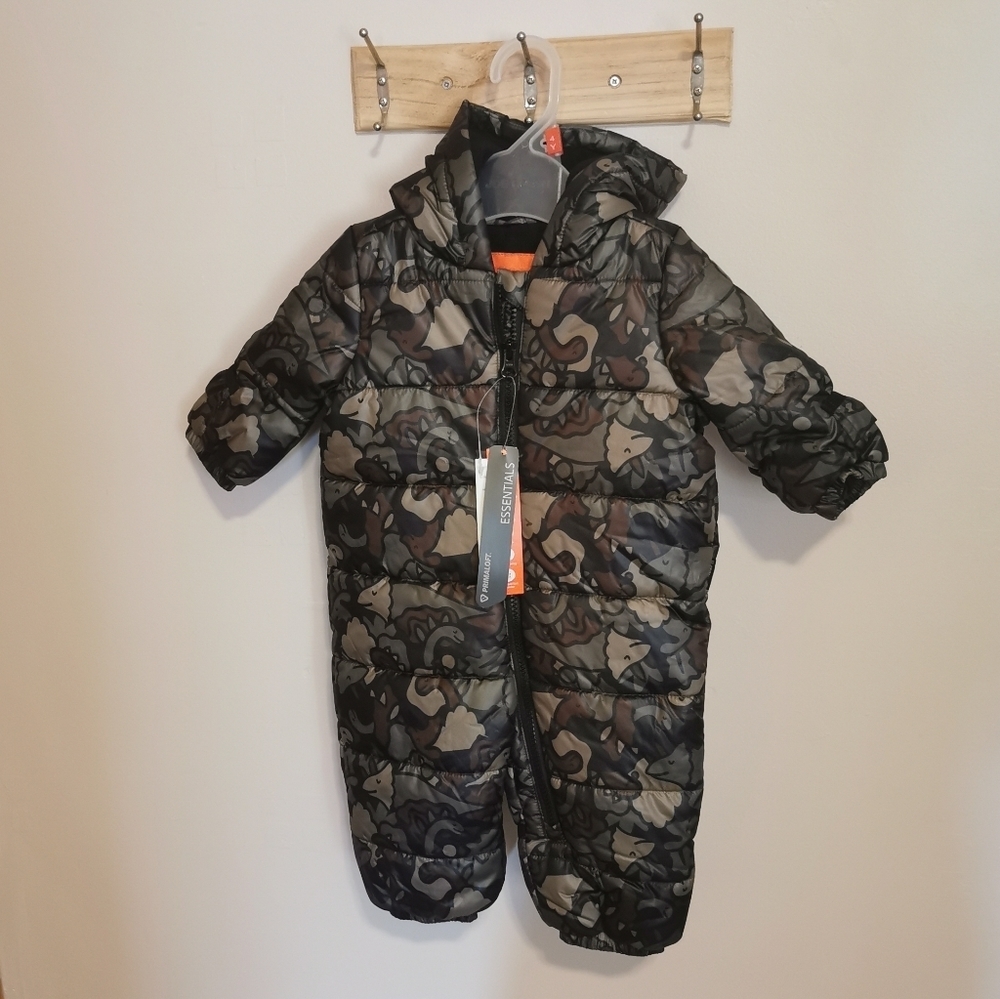 Dinosaur winter  suite bnwt 3-6 m